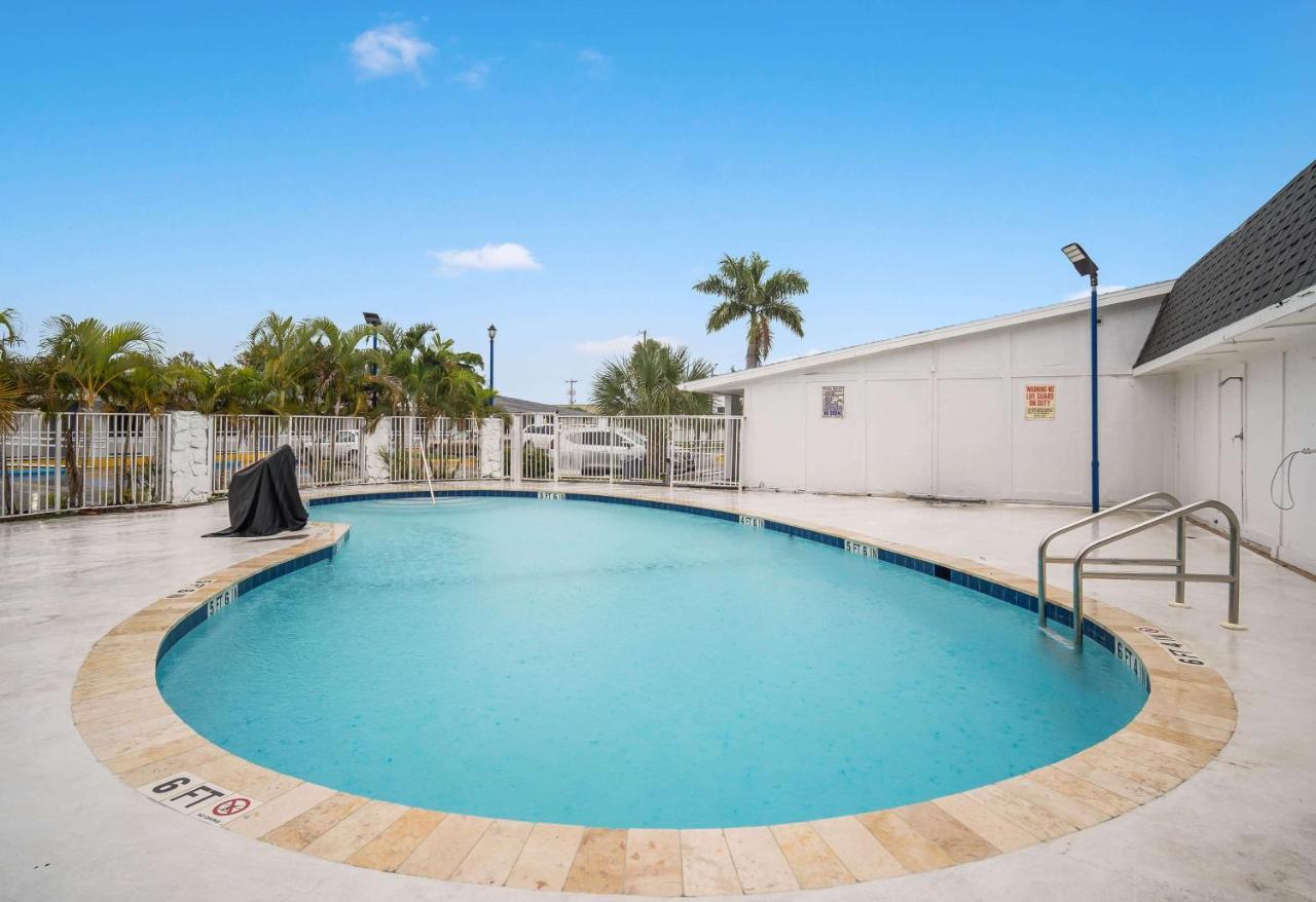 Motel 6-Fort Myers, Fl Норт Форт Майерс Екстериор снимка